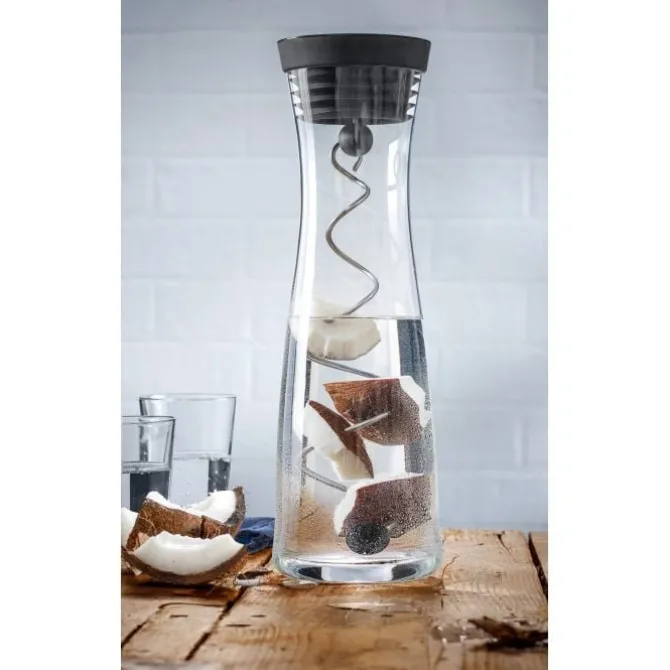 Gläser & Karaffen | WMF Basic Wasserkaraffe mit 2 Fruchtspießen