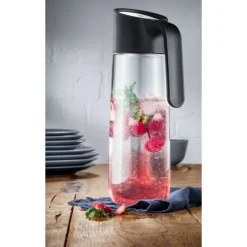Gläser & Karaffen | WMF Nuro Wasserkaraffe mit Griff, 1 l, schwarz